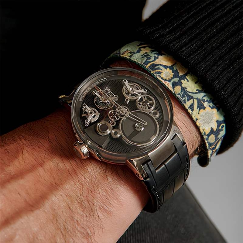 避開“正臉”內卷,盤點那些側顏無敵的腕表-復刻表