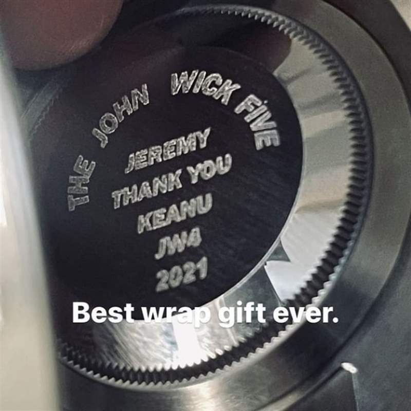 奇洛李維斯又送禮！一人送一只Rolex Submariner予《John Wick 4》攝制組人員致謝！-復(fù)刻表