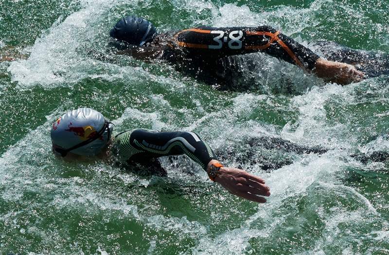 百年靈Breitling Endurance Pro開(kāi)箱！針對(duì)戶(hù)外而生的搶眼之作！-復(fù)刻表