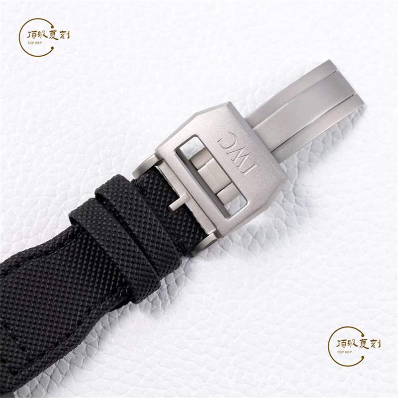 ZF廠萬國大飛-ZF廠萬國大飛行員IW502001陶瓷復刻做工怎么樣-復刻表