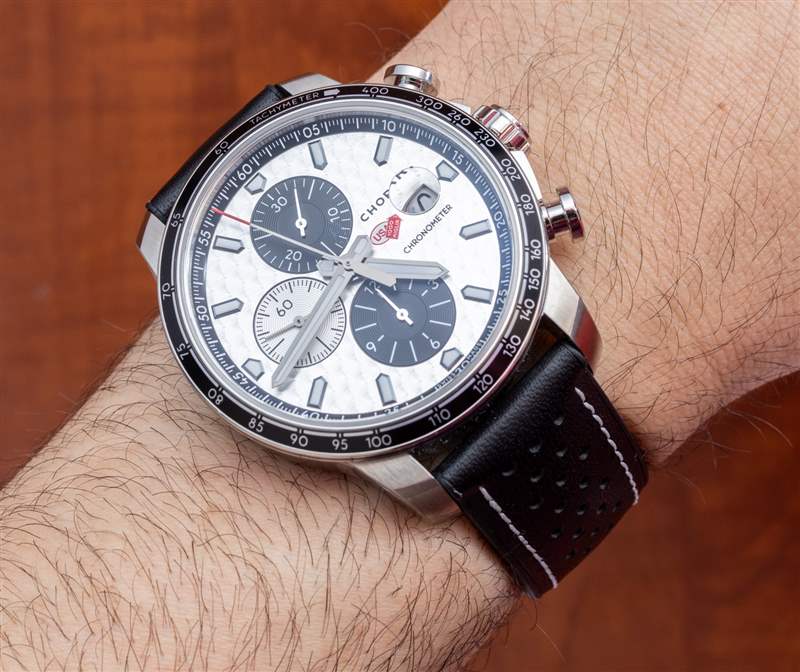 駕駛California Mille 復古跑車拉力賽的一天，佩戴蕭邦腕表-復刻表