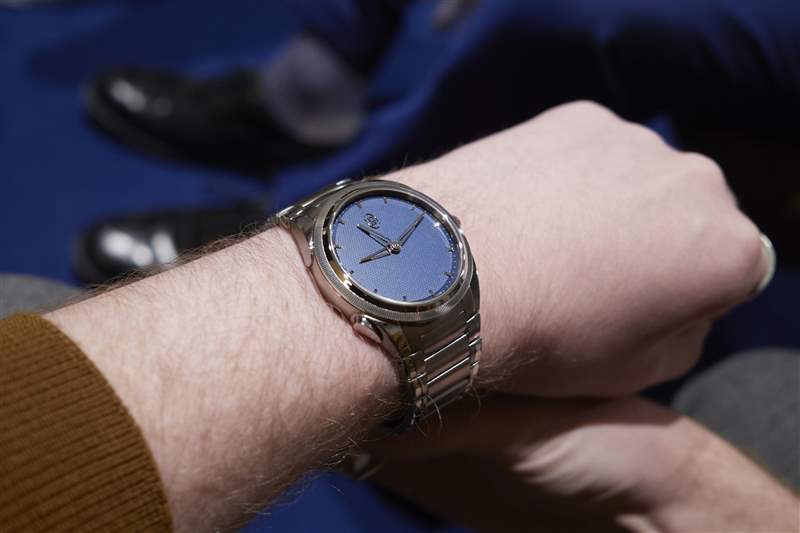 動手帕瑪強尼的新Tonda PF GMT Rattrapante是今年的輕描淡寫-復(fù)刻表