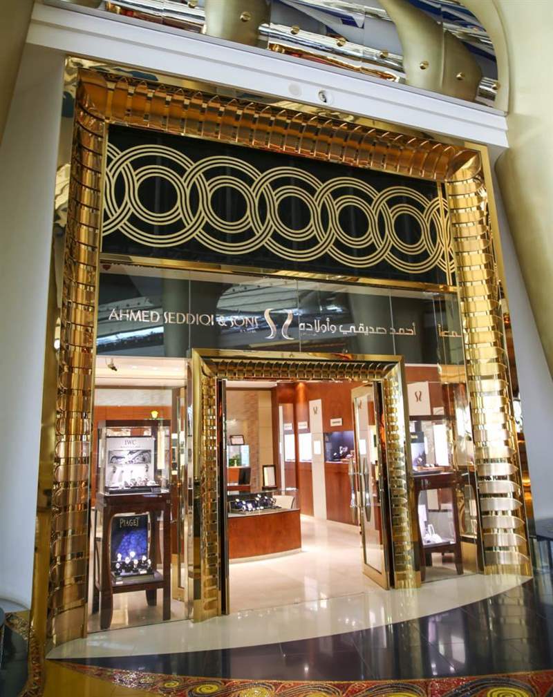 迪拜鐘表周:中東的參考-復刻表