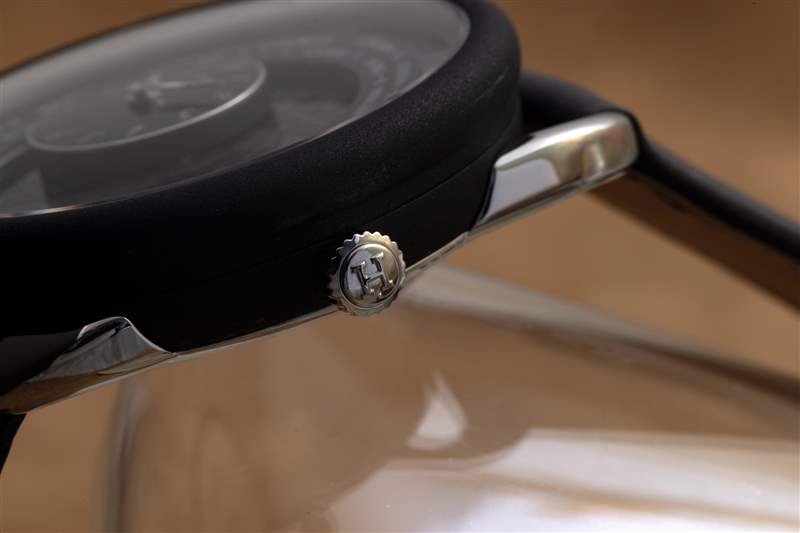 推出愛馬仕Arceau Le Temps Voyageur雙時區腕表,鼓勵您走出家門-復刻表