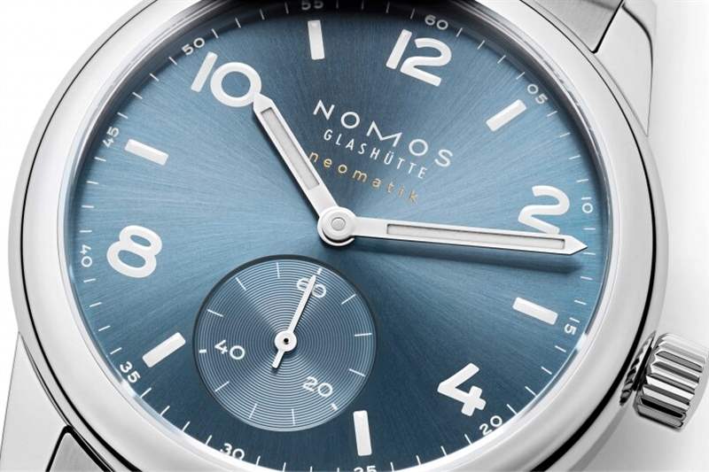 精妙的設計 NOMOS Glashütte全新Club Sport neomatik腕表推出煥然一新的尺寸和配?設計-復刻表