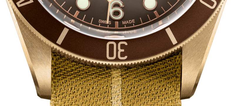 帝舵Heritage Black Bay Bronze 79250BM手表帶自制機芯-復刻表