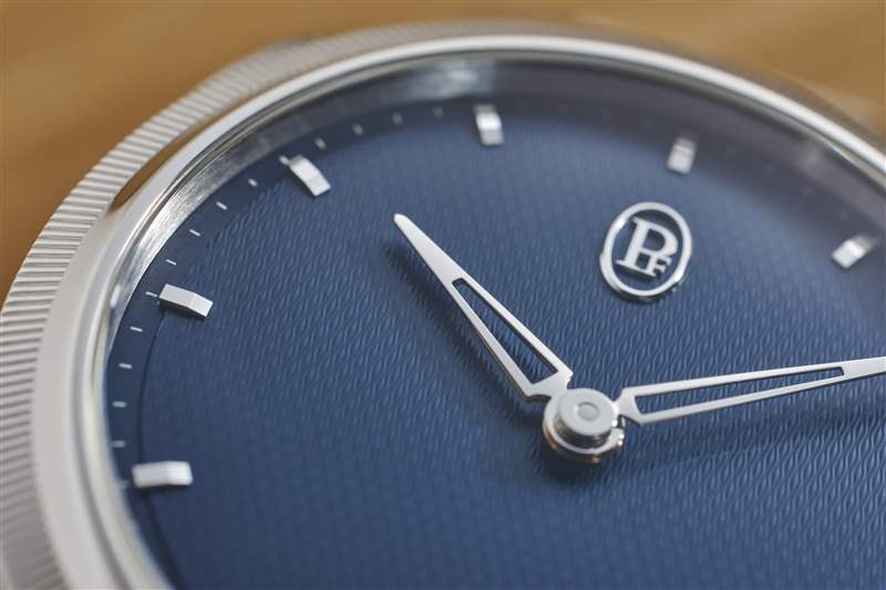 動手帕瑪強尼的新Tonda PF GMT Rattrapante是今年的輕描淡寫-復(fù)刻表