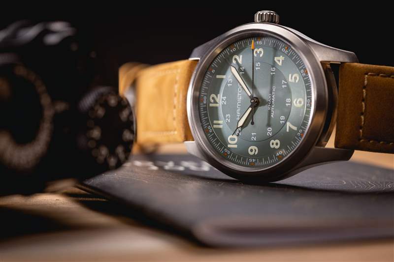 推出全新漢密爾頓卡其野戰(zhàn)系列鈦金屬自動(dòng)腕表，演繹經(jīng)典設(shè)計(jì)-復(fù)刻表