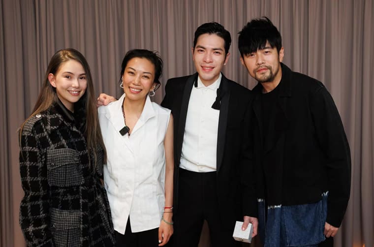 蕭敬騰向經(jīng)紀(jì)人Summer求婚成功PP夯表、破億鉆戒真情露出-復(fù)刻表