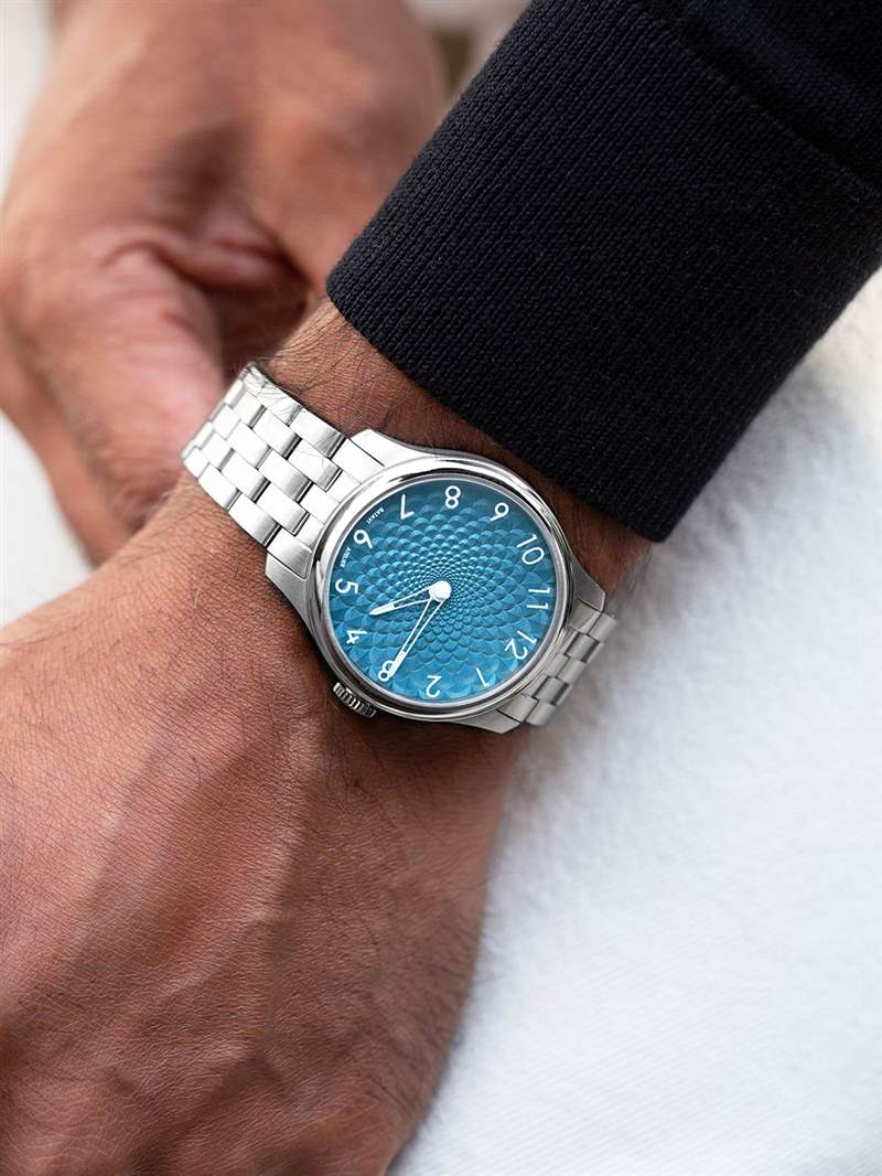 Batavi 推出運(yùn)動(dòng)時(shí)尚工作室手表-復(fù)刻表