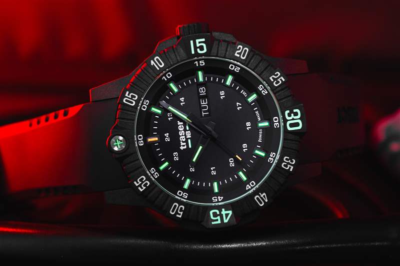 手表評測:Traser P99 Q戰(zhàn)術(shù)碳纖維手表-復(fù)刻表