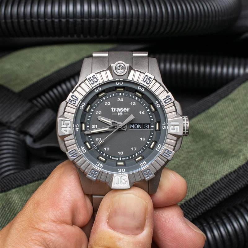 上手體驗:Traser P99 T戰(zhàn)術(shù)鈦金屬手表-復(fù)刻表