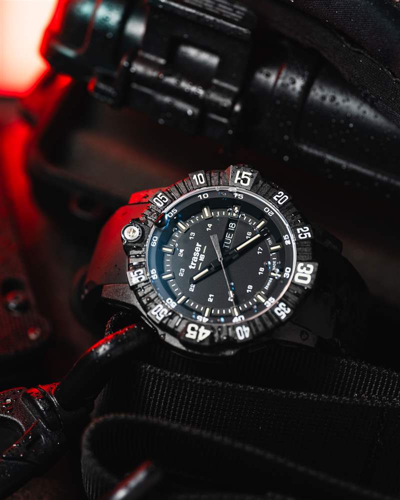 手表評測:Traser P99 Q戰(zhàn)術(shù)碳纖維手表-復(fù)刻表