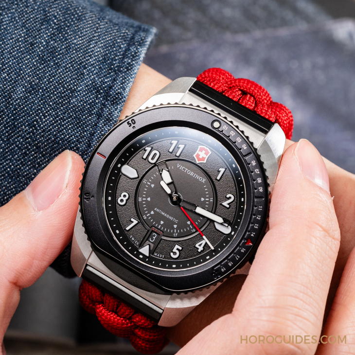 配備編織傘繩帶&nbsp;最潮限量款也是超級(jí)工具表-復(fù)刻表